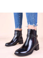 Ankelboots med blockklack och dekorativ rem